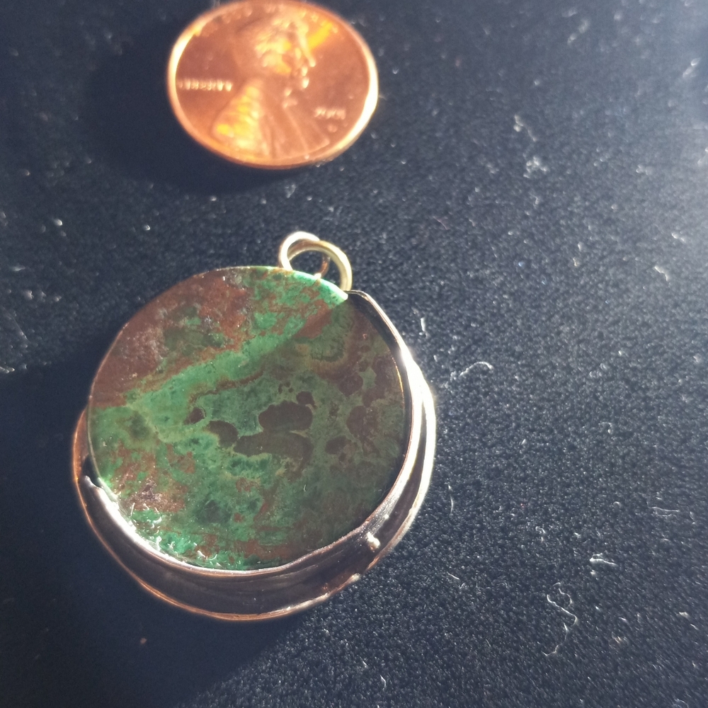 Star, Half Moon, Green Stone Pendant - Picture 5 of 5